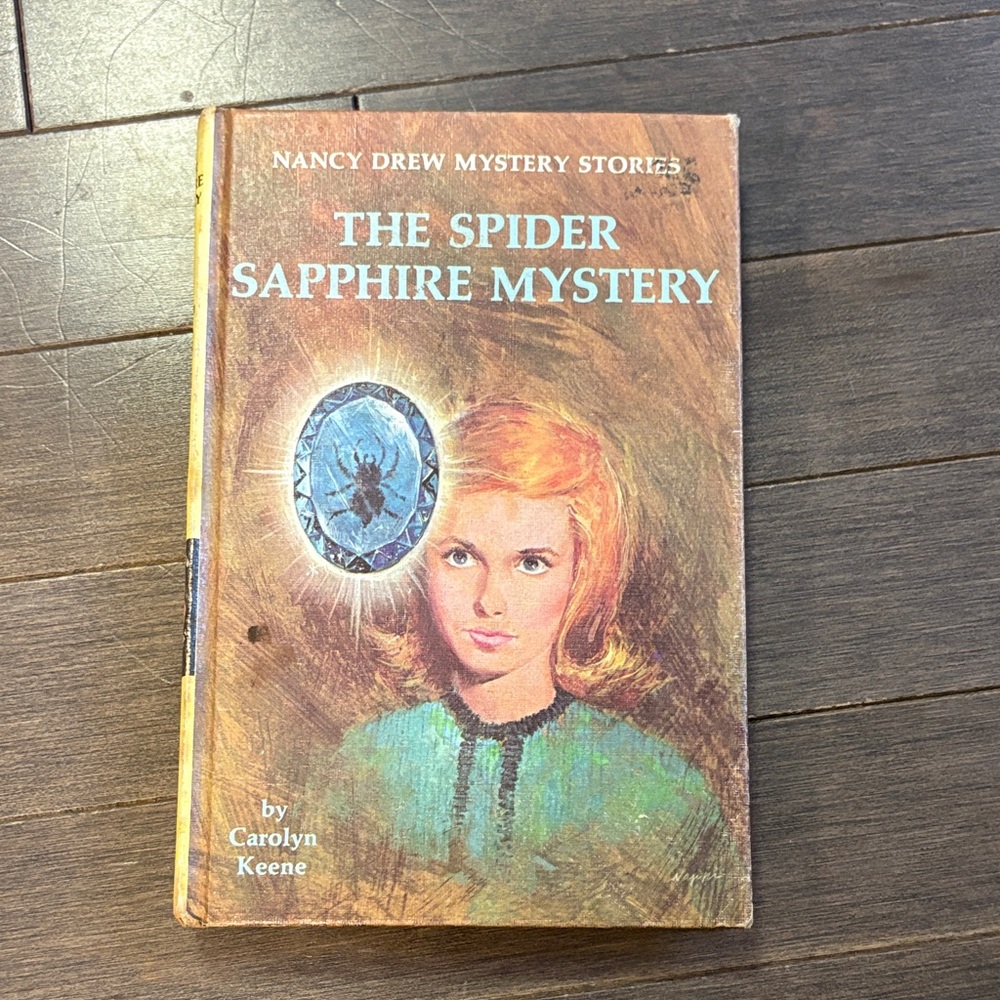 #45 Nancy Drew: The Spider Sapphire Mystery